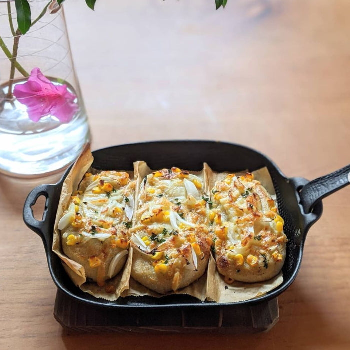 OIGEN 及源 南部铁器 麻布纹铸铁烤盘带烧杉木垫板(深型 )28×21.5×4.6cm(深度3cm)