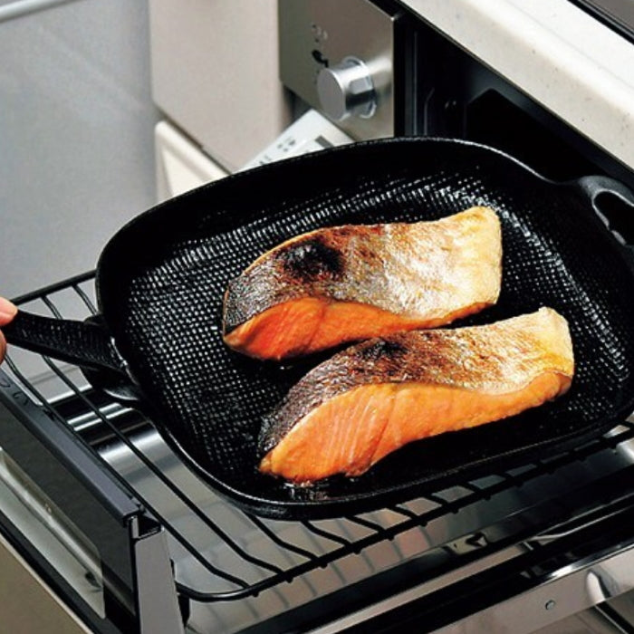 OIGEN 及源南部鐵器麻布紋鑄鐵烤盤搭配燒杉木墊板（深型）28×21.5×4.6cm（深度3cm）